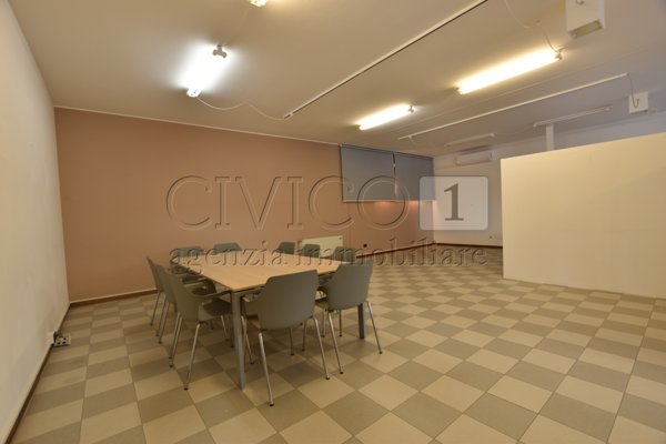 locale commerciale in affitto a Rubano