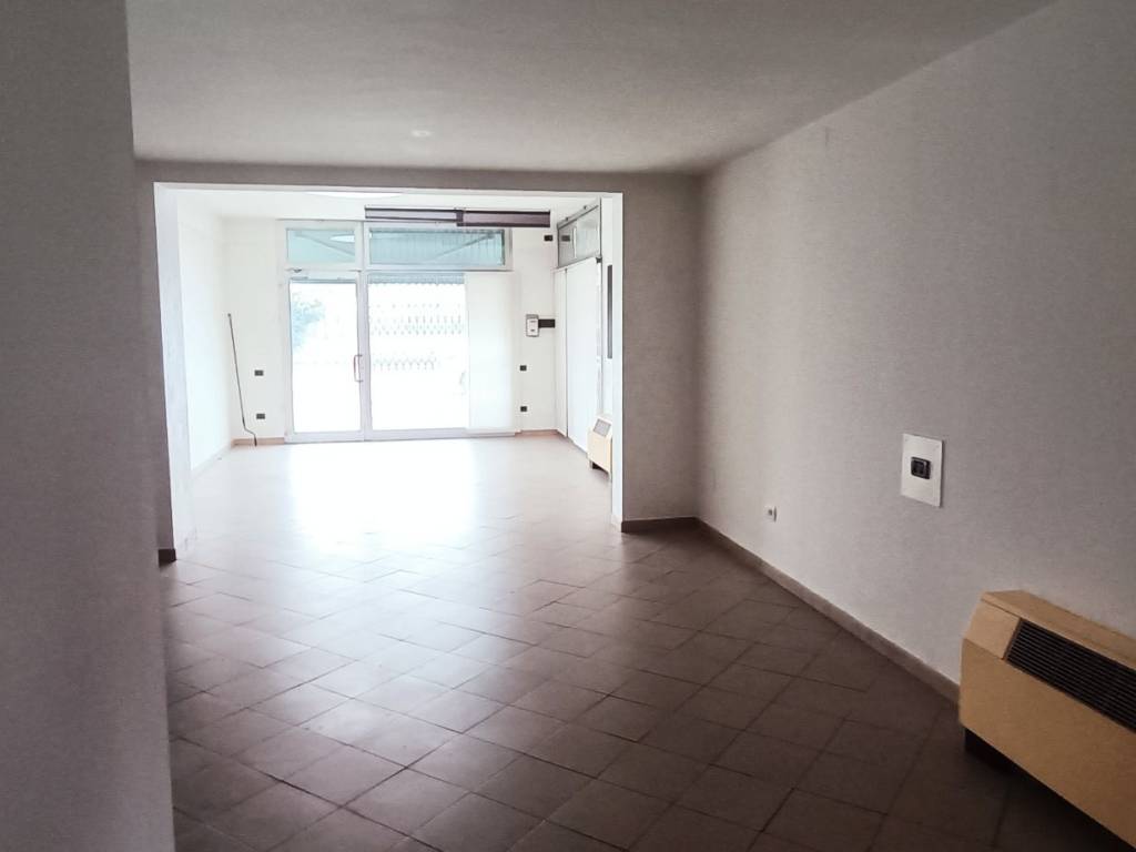 negozio in affitto a San Giorgio delle Pertiche in zona Arsego