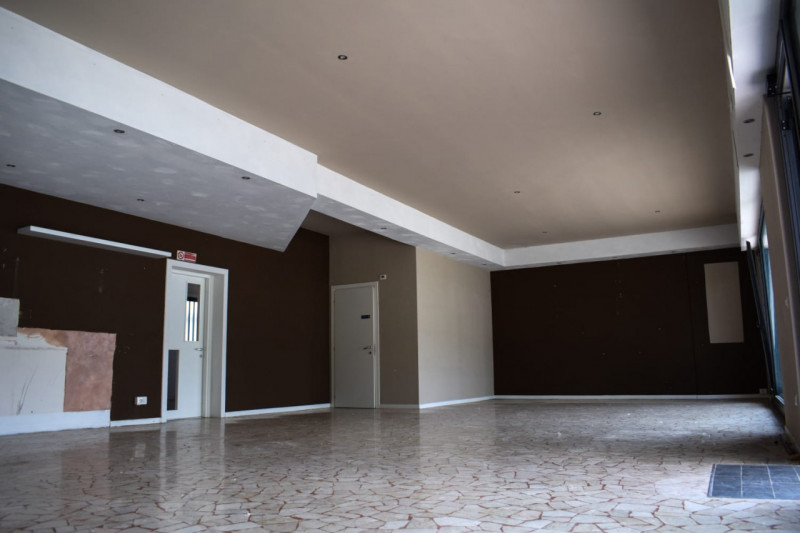 negozio in affitto a San Giorgio delle Pertiche in zona Arsego