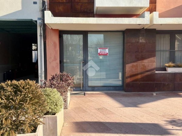 negozio in affitto a San Giorgio in Bosco in zona Sant'Anna Morosina