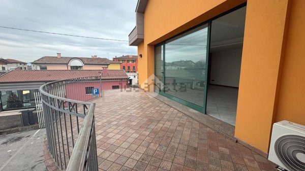 ufficio in affitto a San Giorgio in Bosco in zona Paviola