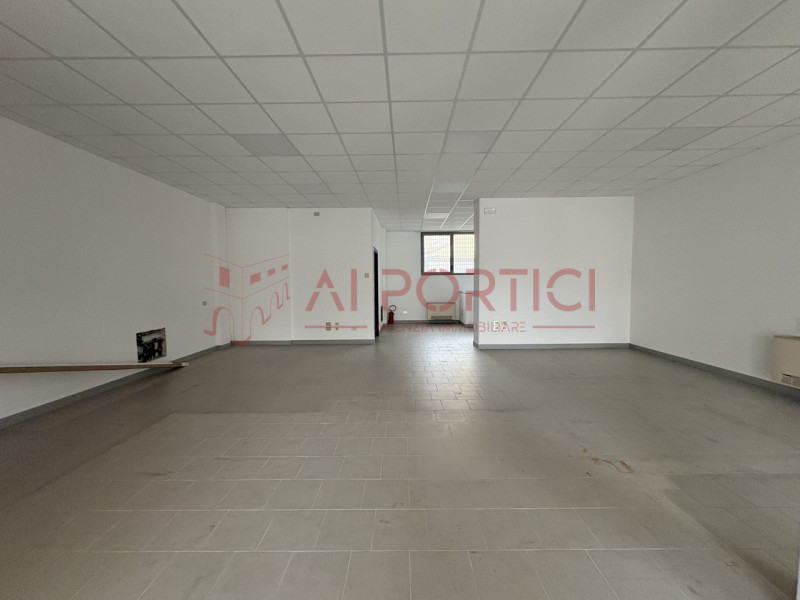 negozio in affitto a Sant'Angelo di Piove di Sacco in zona Vigorovea