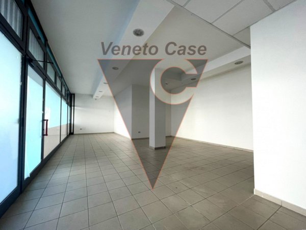 negozio in affitto a Saonara in zona Tombelle