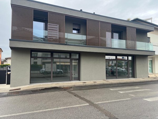 negozio in affitto a Saonara in zona Tombelle