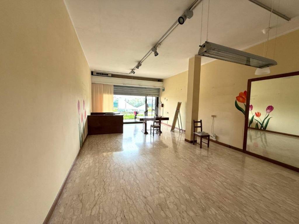 negozio in affitto a Selvazzano Dentro in zona Caselle