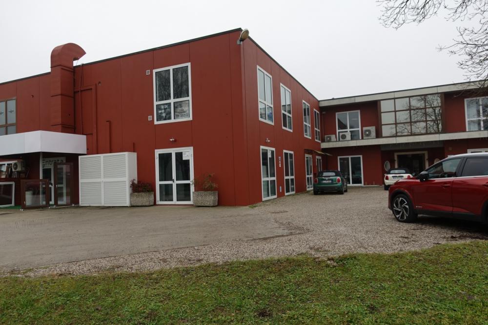 locale di sgombero in affitto a Selvazzano Dentro in zona Caselle