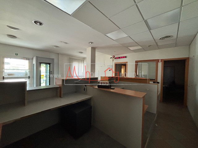 ufficio in affitto a Selvazzano Dentro in zona Caselle