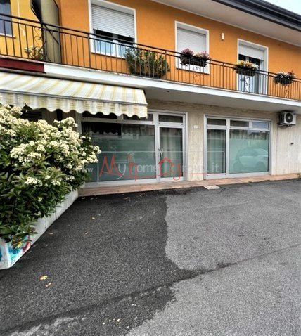 negozio in affitto a Selvazzano Dentro in zona San Domenico