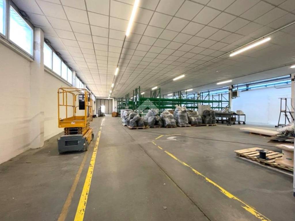 locale commerciale in affitto a Selvazzano Dentro in zona Caselle