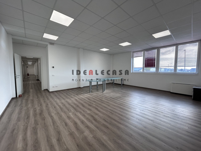 ufficio in affitto a Selvazzano Dentro in zona Tencarola