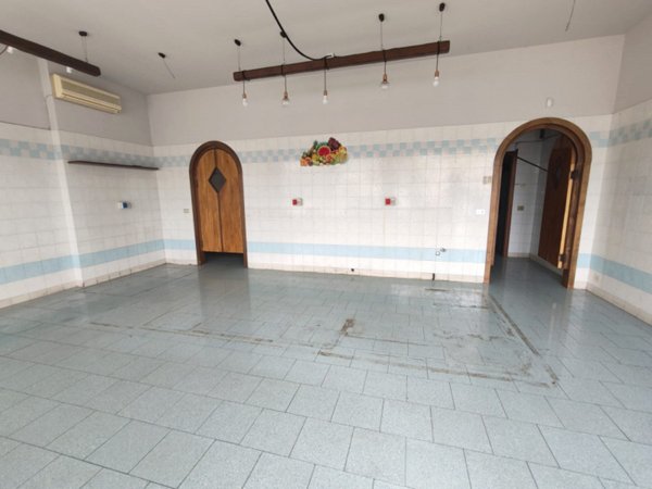 negozio in affitto a Selvazzano Dentro in zona Caselle