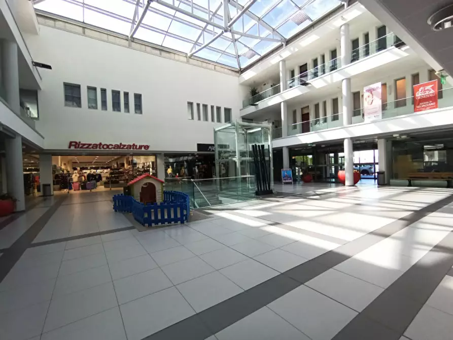 negozio in affitto a Selvazzano Dentro in zona Tencarola