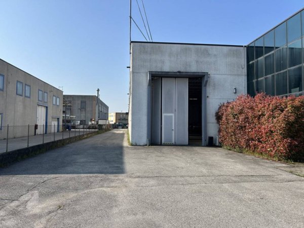 locale commerciale in affitto a Selvazzano Dentro in zona Caselle