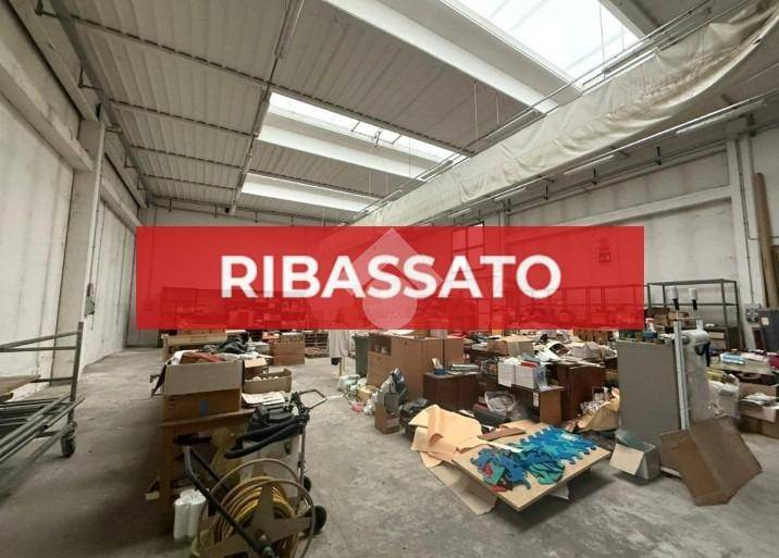locale commerciale in affitto a Selvazzano Dentro in zona Tencarola