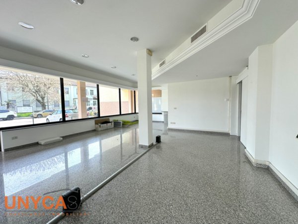 negozio in affitto a Selvazzano Dentro