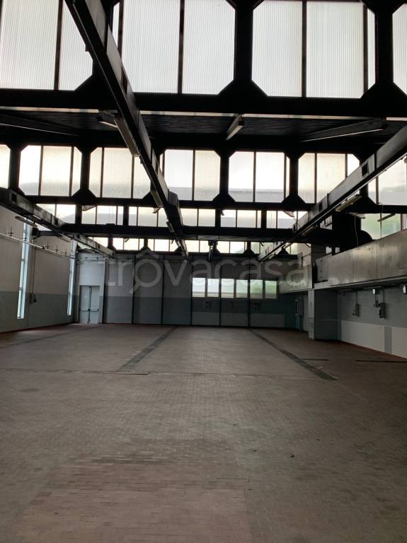 locale commerciale in affitto a Selvazzano Dentro in zona Tencarola