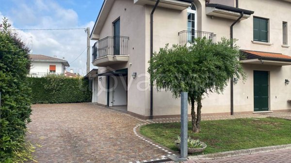 casa indipendente in affitto a Selvazzano Dentro