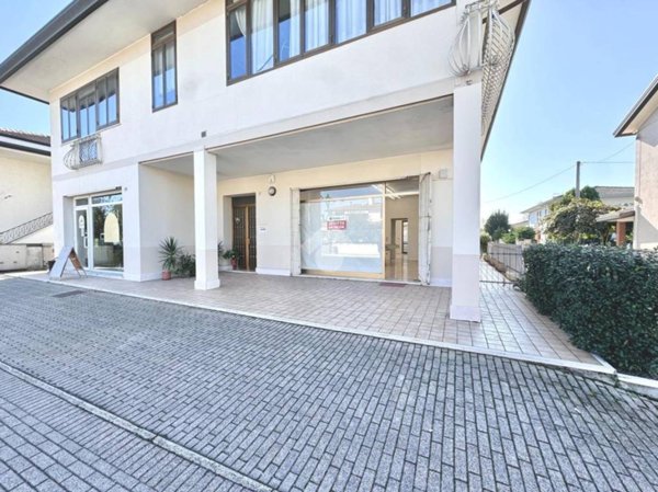 negozio in affitto a Tombolo in zona Onara