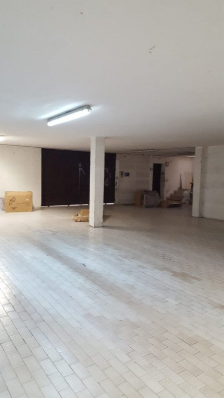 locale di sgombero in affitto a Torreglia
