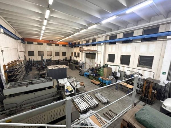 locale commerciale in affitto a Torreglia