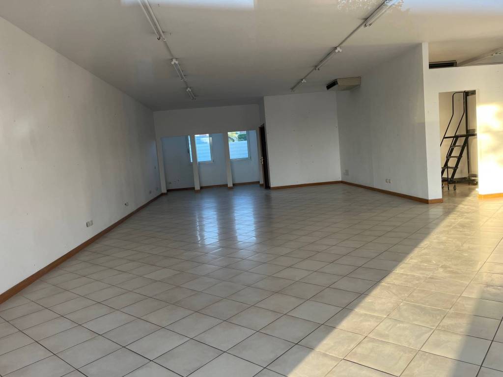 negozio in affitto a Trebaseleghe