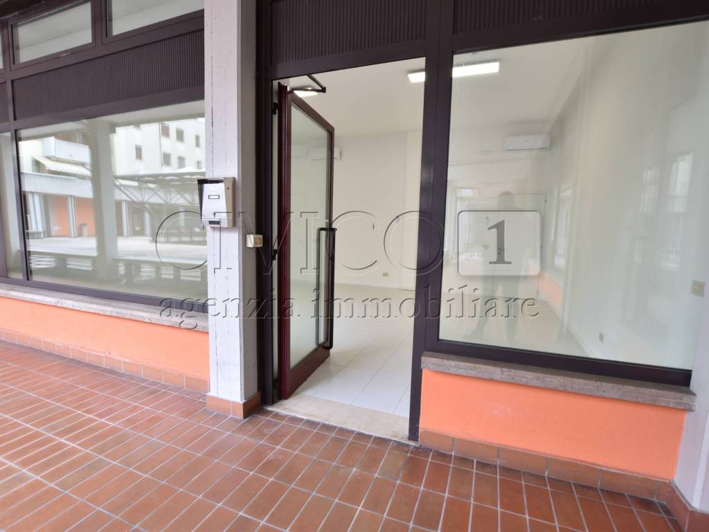 locale commerciale in affitto a Vigodarzere