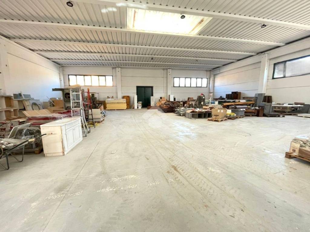 locale commerciale in affitto a Vigodarzere