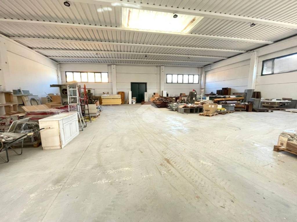 locale commerciale in affitto a Vigodarzere