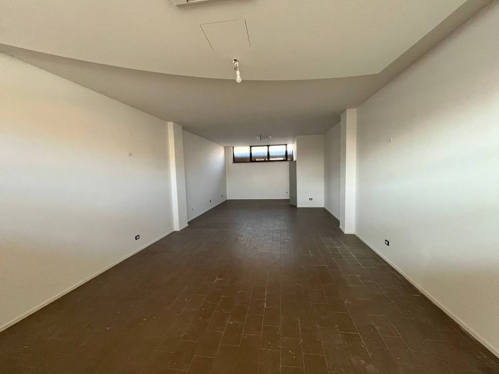 negozio in affitto a Vigonza in zona Codiverno