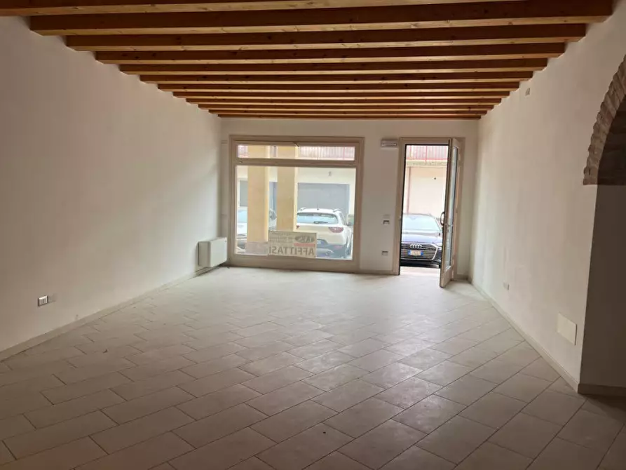 negozio in affitto a Vo'