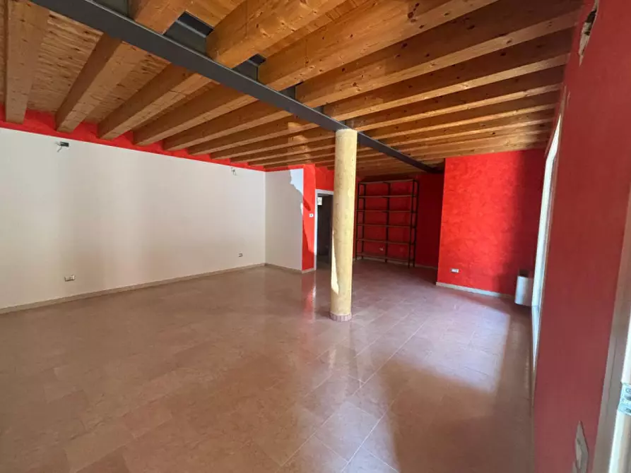 negozio in affitto a Vo'