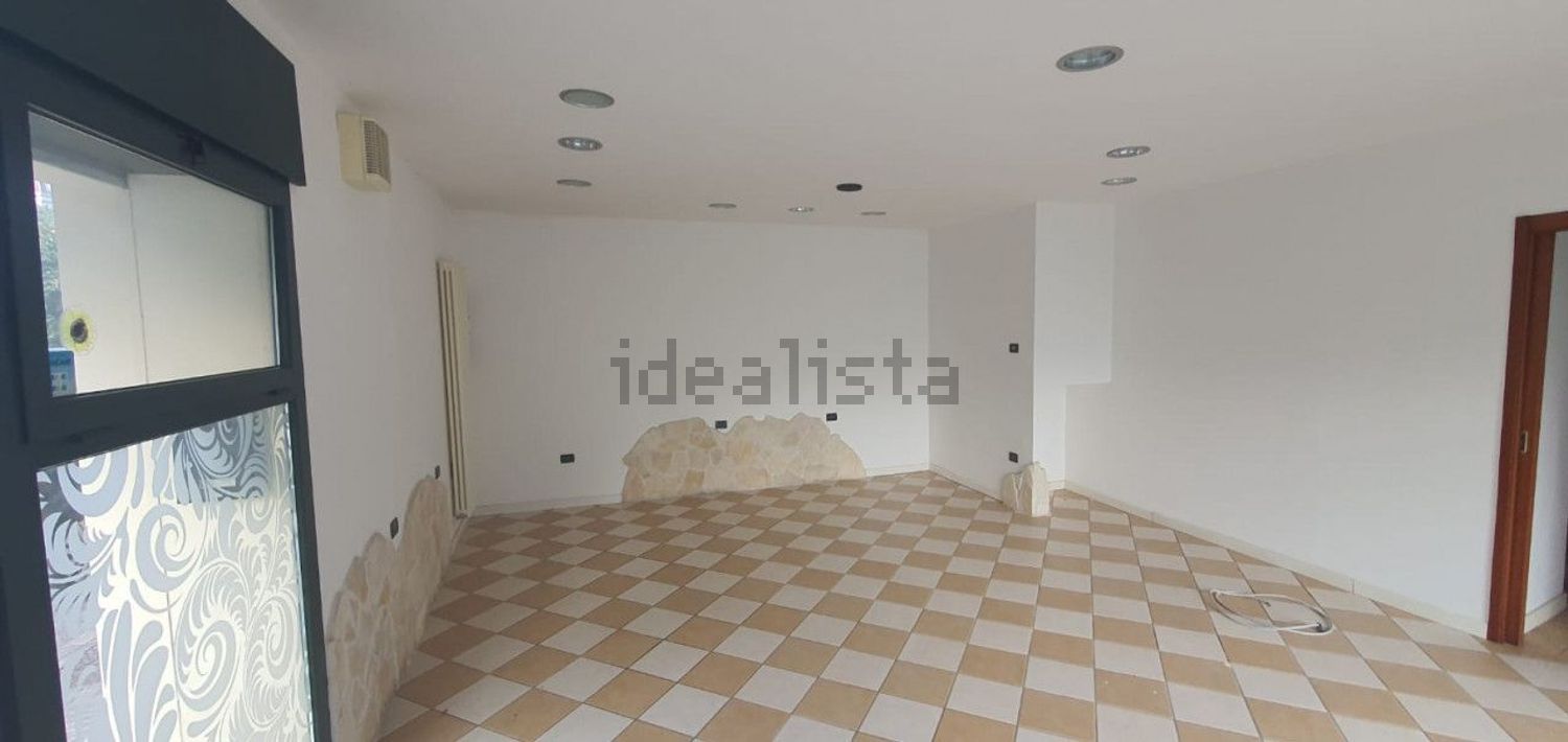 negozio in affitto a Vo'