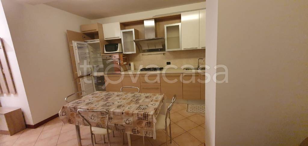 appartamento in affitto a Due Carrare