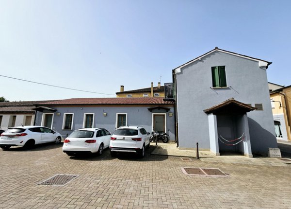 ufficio in affitto a Borgo Veneto in zona Saletto