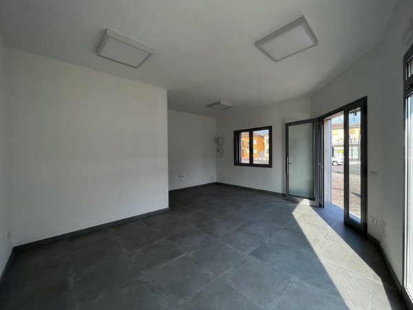 negozio in affitto a Borgo Veneto in zona Santa Margherita d'Adige