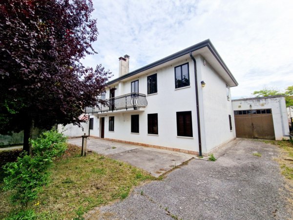 appartamento in affitto a Borgo Veneto in zona Megliadino San Fidenzio