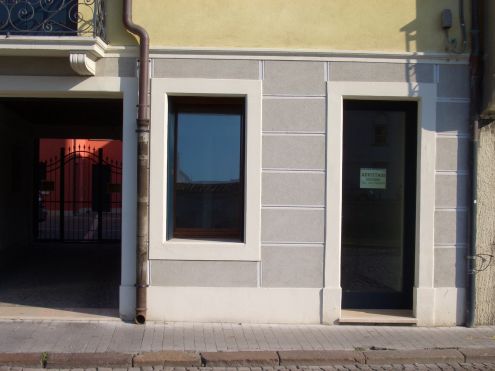 negozio in affitto ad Adria