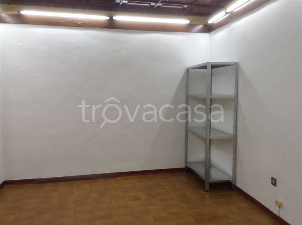 negozio in affitto ad Adria