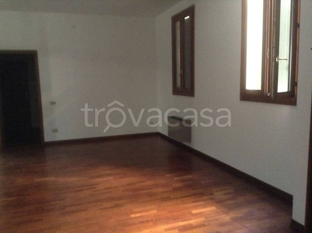 appartamento in affitto ad Adria