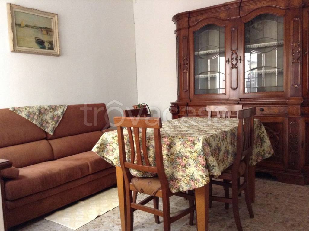 casa indipendente in affitto ad Adria