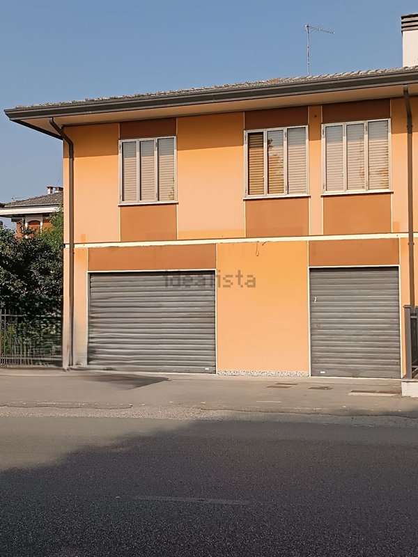 negozio in affitto ad Adria