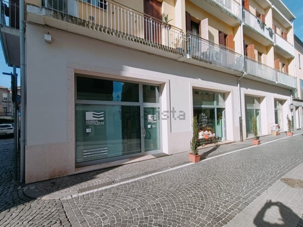 ufficio in affitto ad Adria