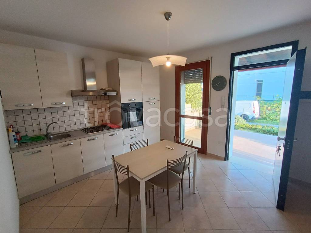 appartamento in affitto ad Adria in zona Valliera