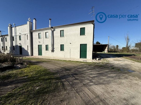 casa semindipendente in affitto ad Adria