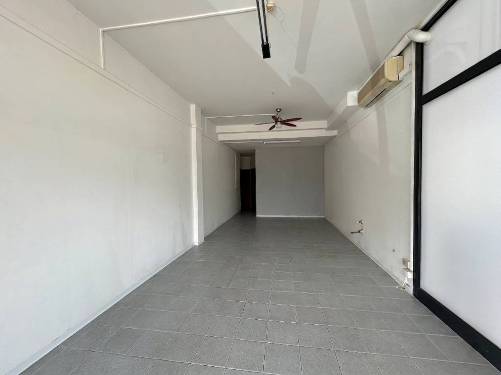 negozio in affitto ad Adria