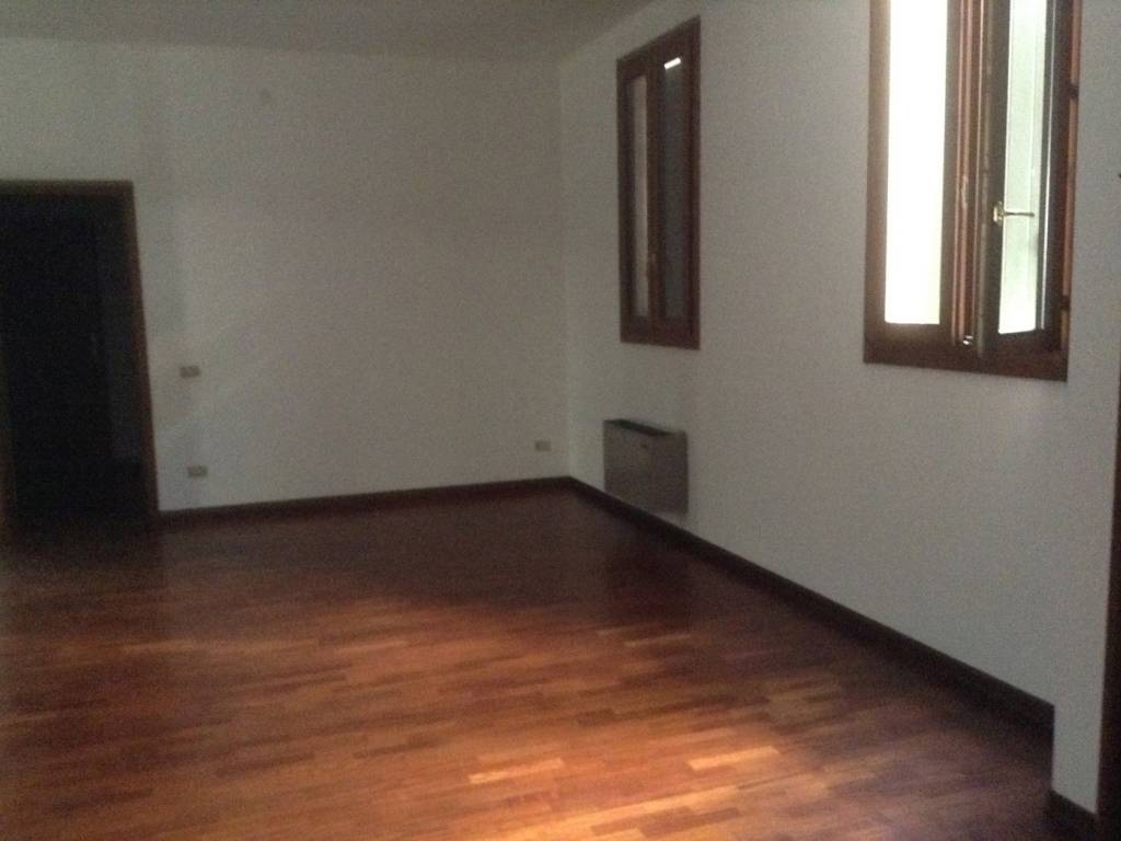 ufficio in affitto ad Adria
