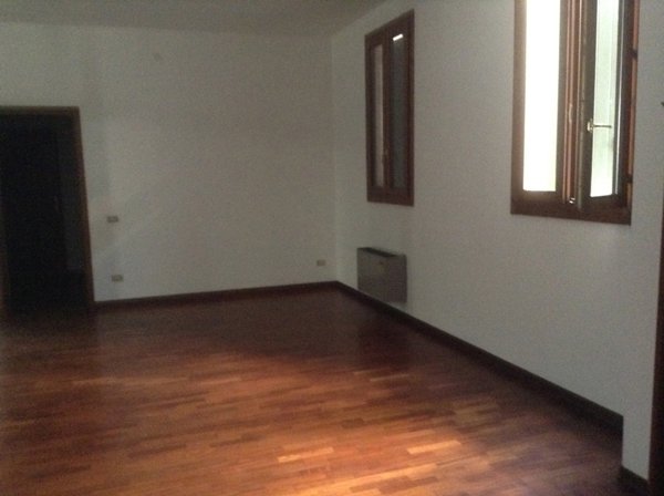 ufficio in affitto ad Adria