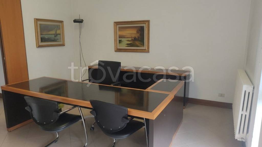 ufficio in affitto ad Adria