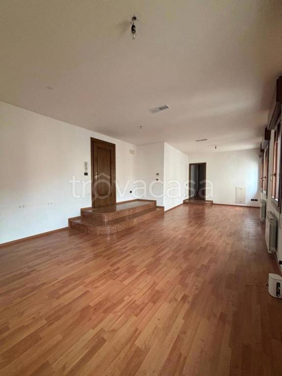 appartamento in affitto ad Adria