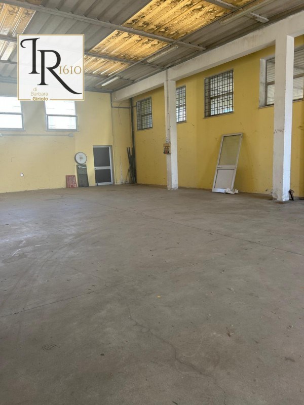 locale commerciale in affitto a Badia Polesine